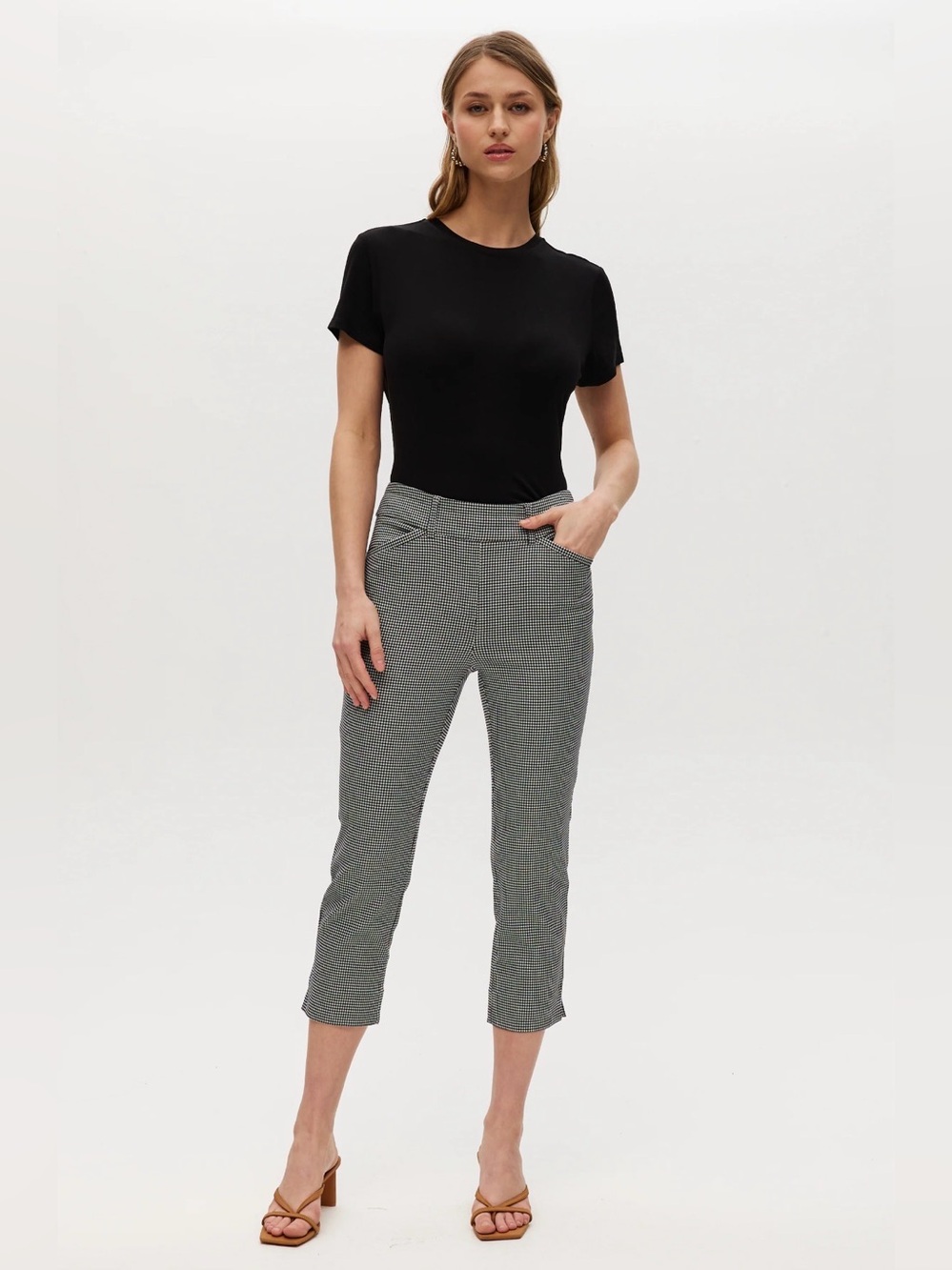 Hilary Radley | Black & White Houndstooth Pull-On Capri Pants